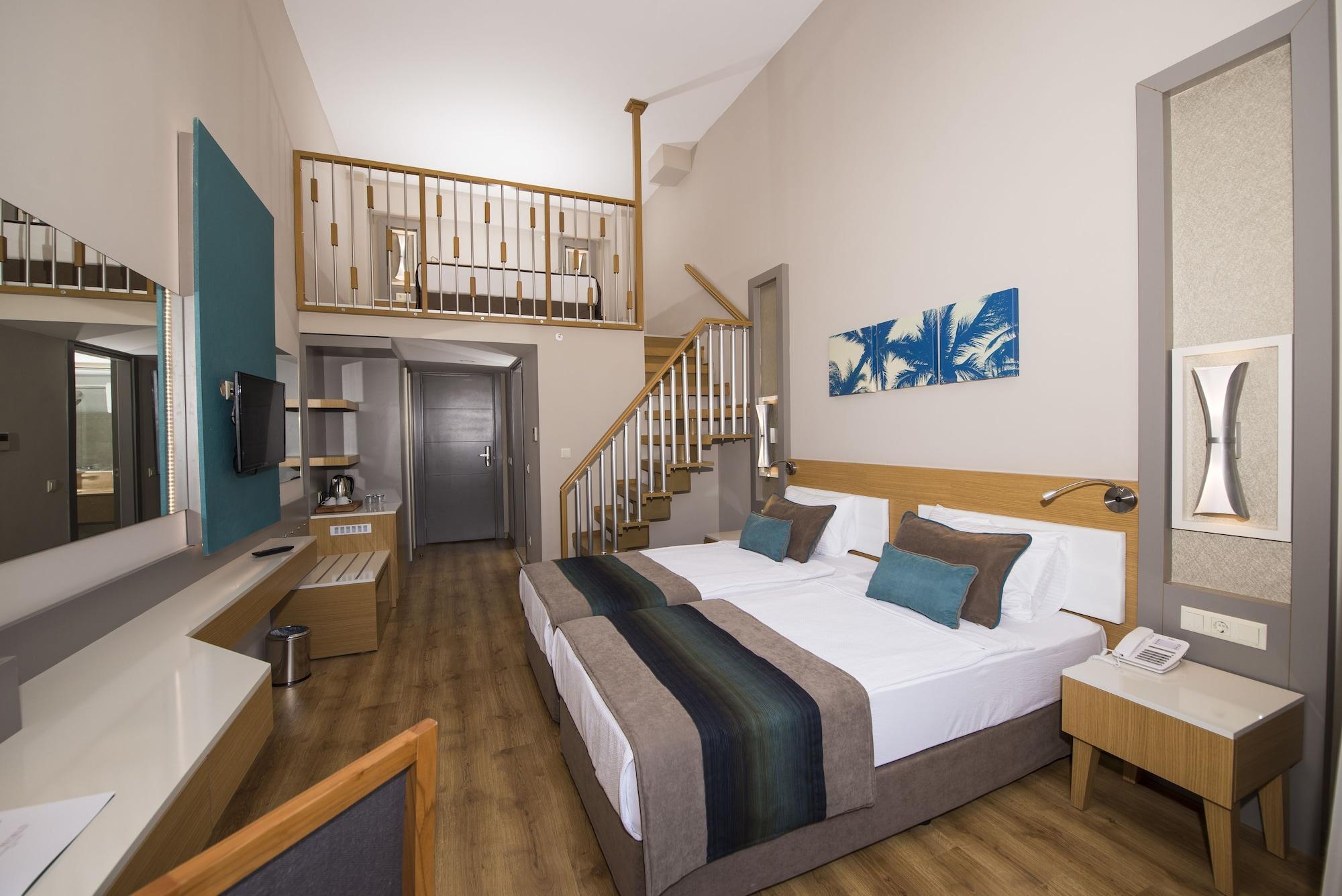Palm World Resort&spa 5* Side