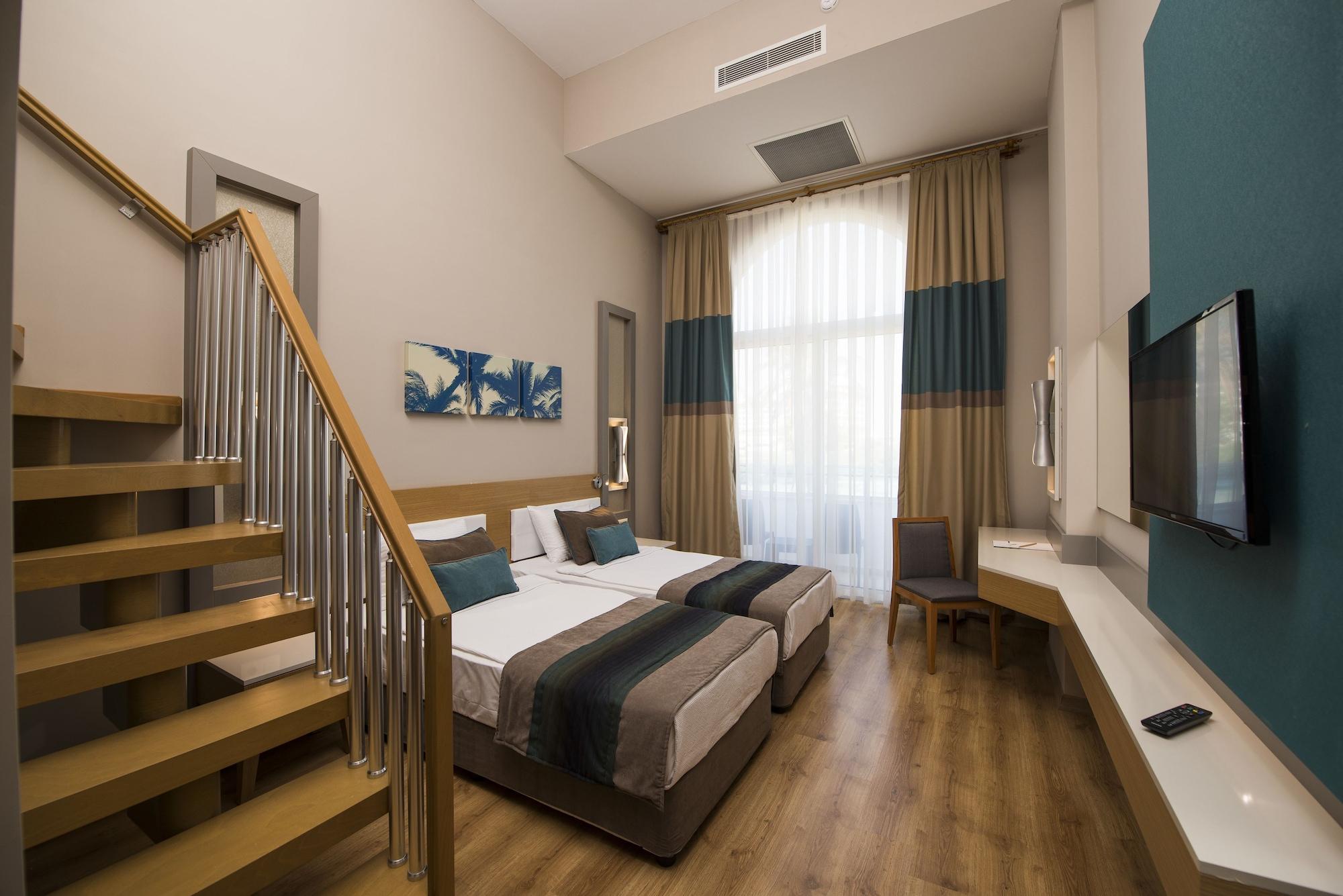 Hotel Palm World Resort&spa Side
